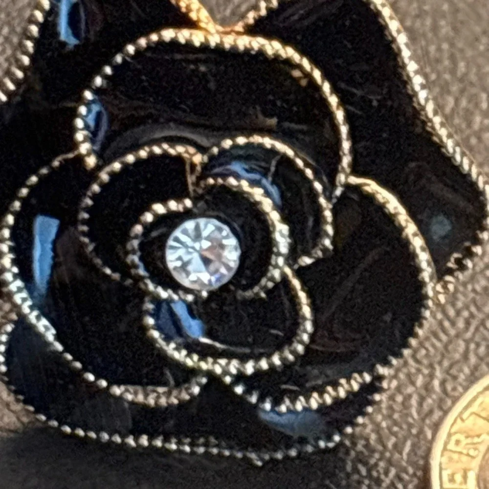 New Womens Black Gold Toned Rhinestone Flower Fashion Statment Ring Free Size
